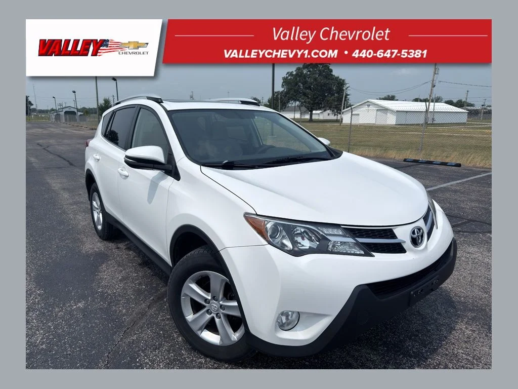 Used 2014 White Toyota XLE image 1