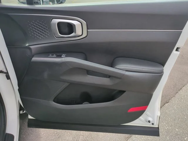 Used 2022 White Kia EX image 34