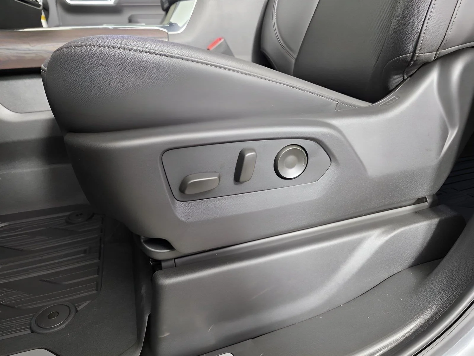 2026 GMC Sierra 2500HD SLT - Photo 14