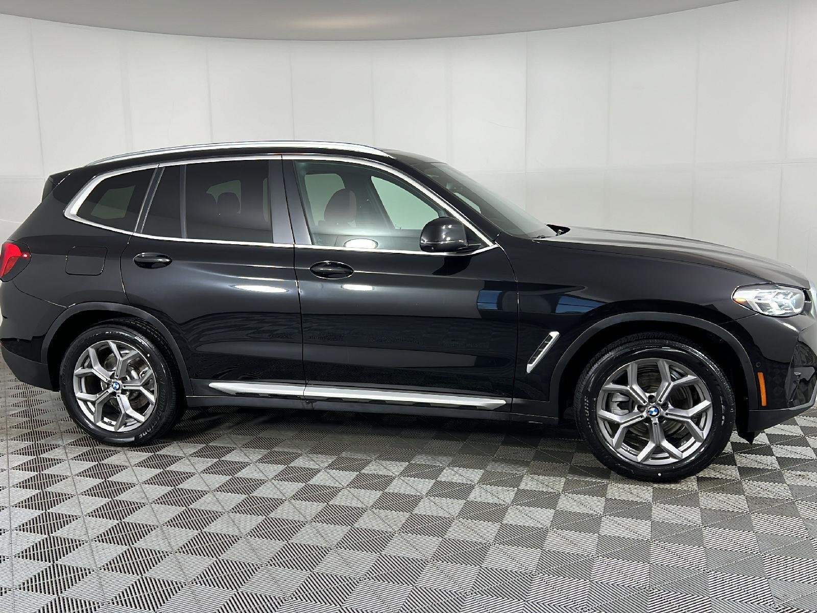 Used 2024 Black Sapphire Metallic BMW xDrive30i image 3