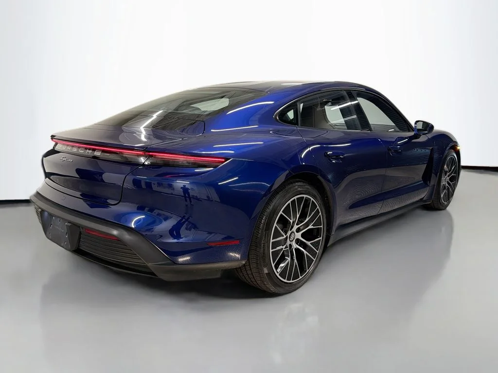 Certified Used 2021 Gentian Blue Metallic Porsche  image 9