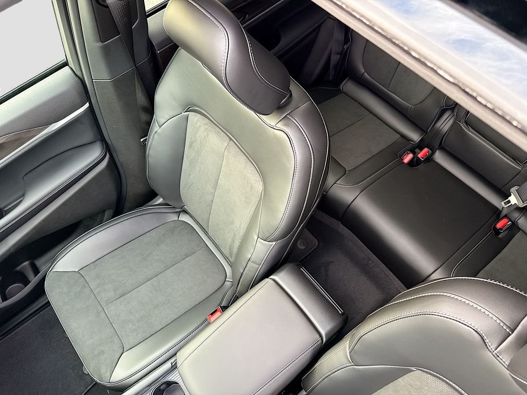 New 2026 Baltic Gray Metallic Clear-Coat Exterior Paint Jeep Laredo Altitude image 24