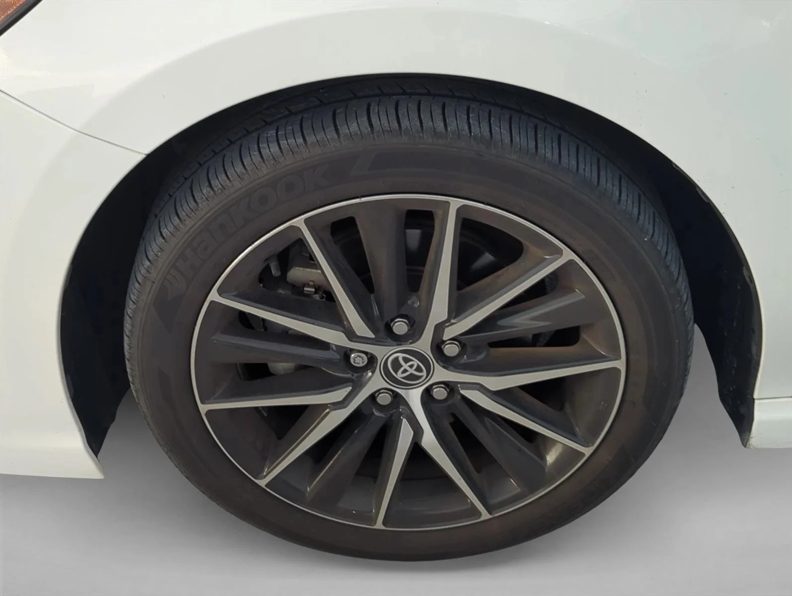 Used 2023 Ice Cap Toyota SE image 7