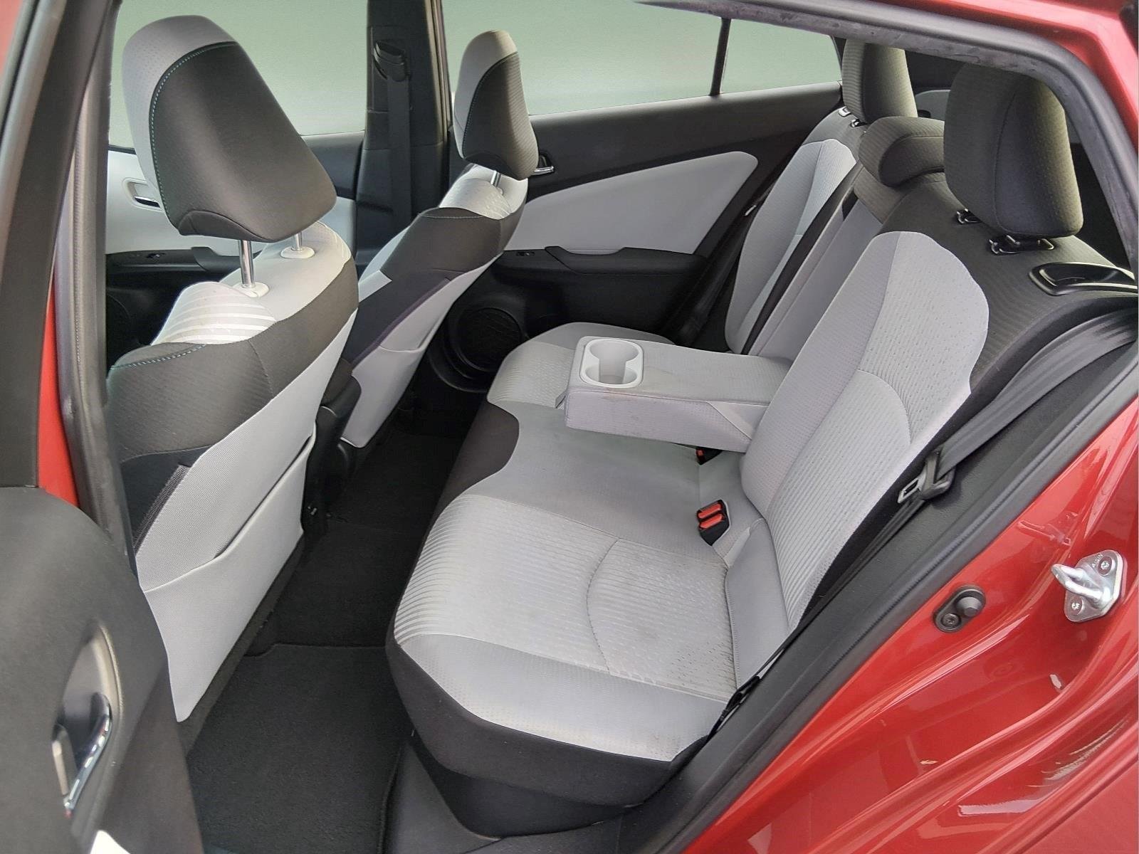Used 2016 Hypersonic Red Toyota Two image 20