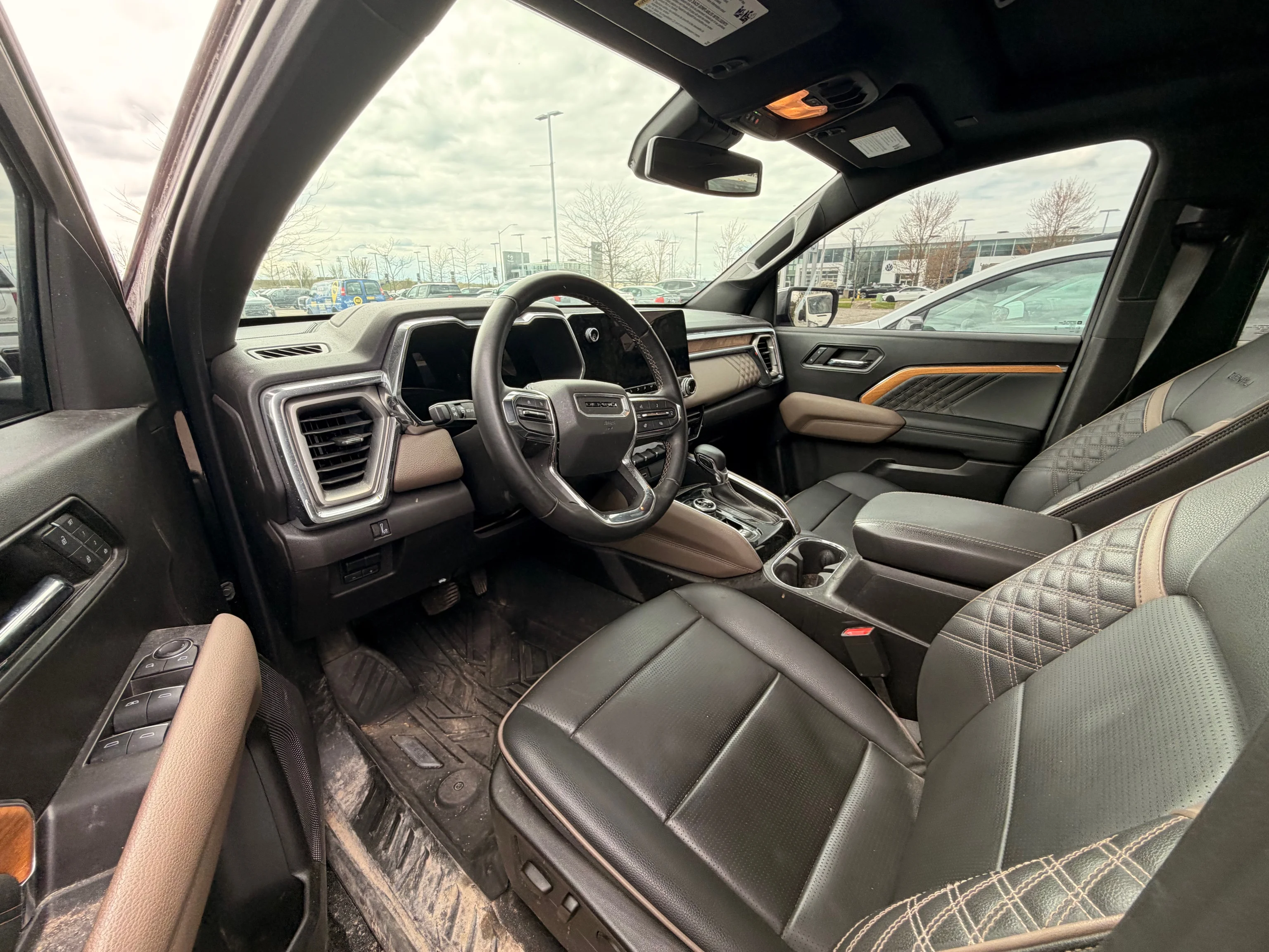 Used 2024  GMC Denali image 5