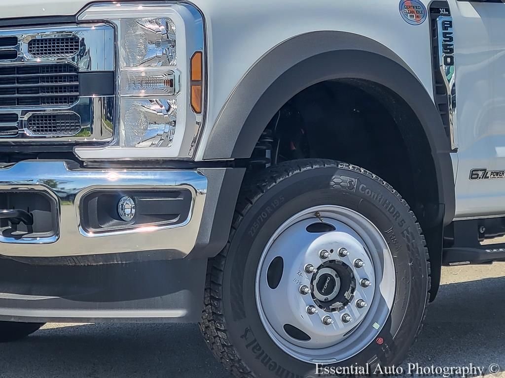 New 2026 Oxford White Ford F-550® XL image 3
