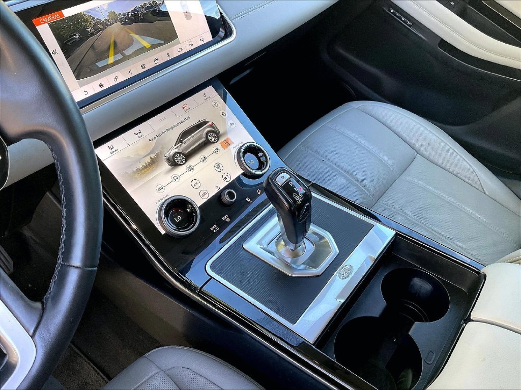 Used 2020 White Land Rover SE image 20