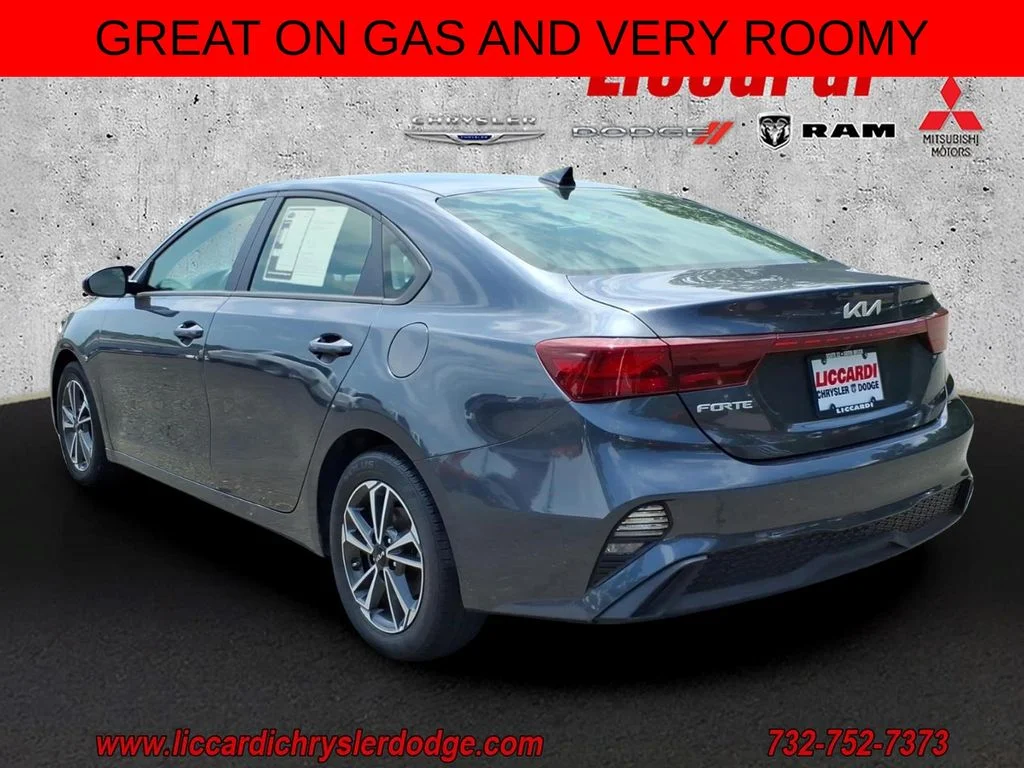 Used 2023 Gray Kia LXS image 4