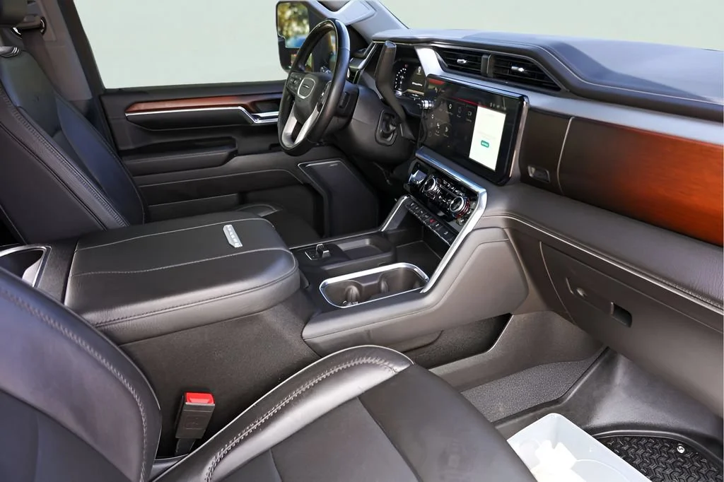 Used 2024 Onyx Black GMC Denali image 32