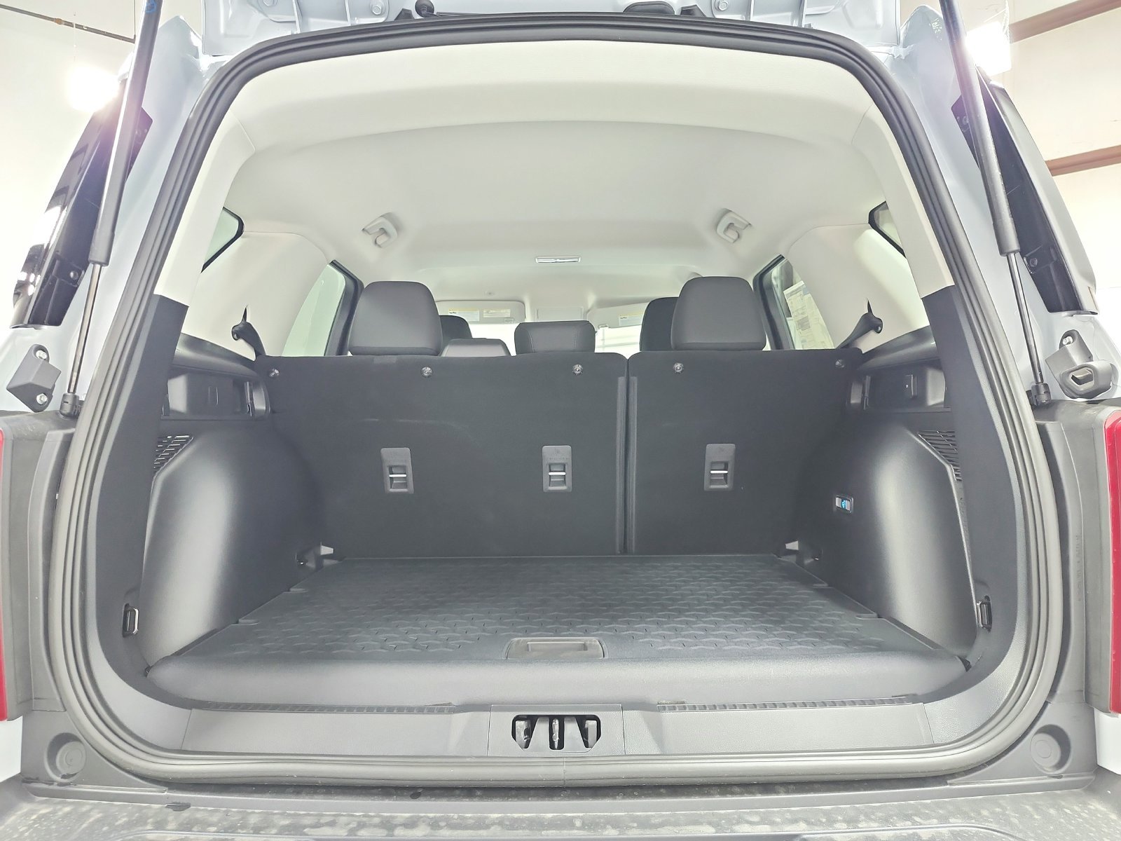 New 2026 Space White Metallic Ford Big Bend® image 42