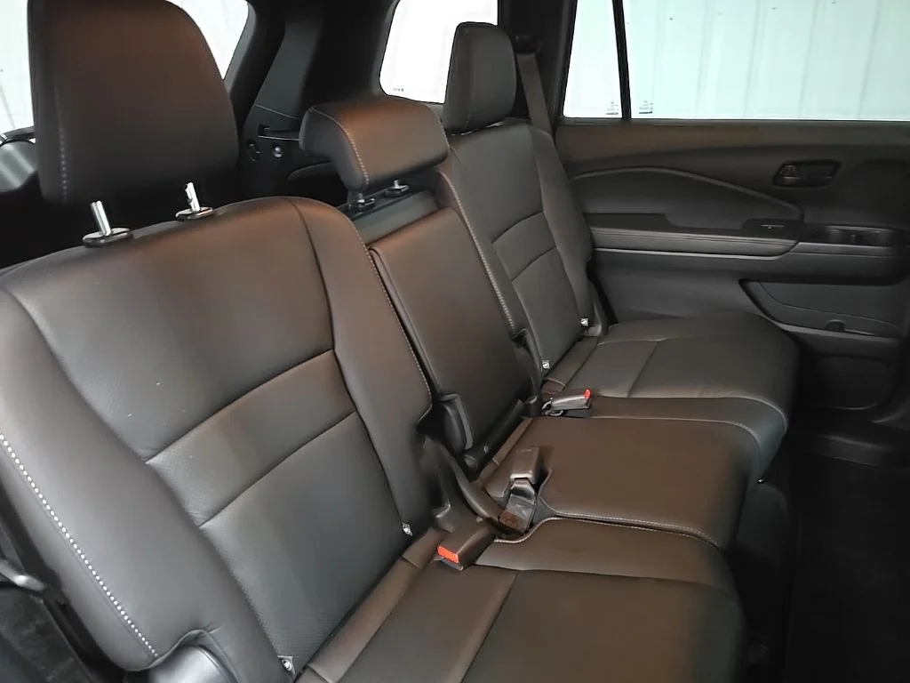 Used 2023 Black Honda EX-L image 17