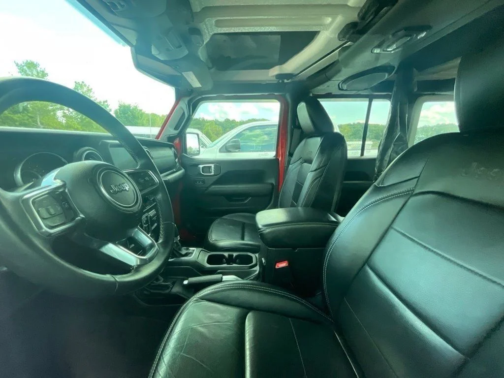 Used 2018 Red Jeep Unlimited Sahara image 21