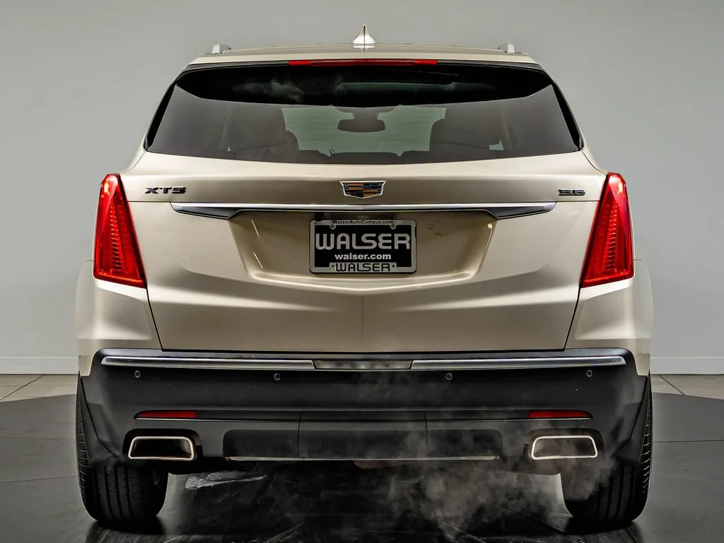 Used 2017 Silver Coast Metallic Cadillac Luxury image 6
