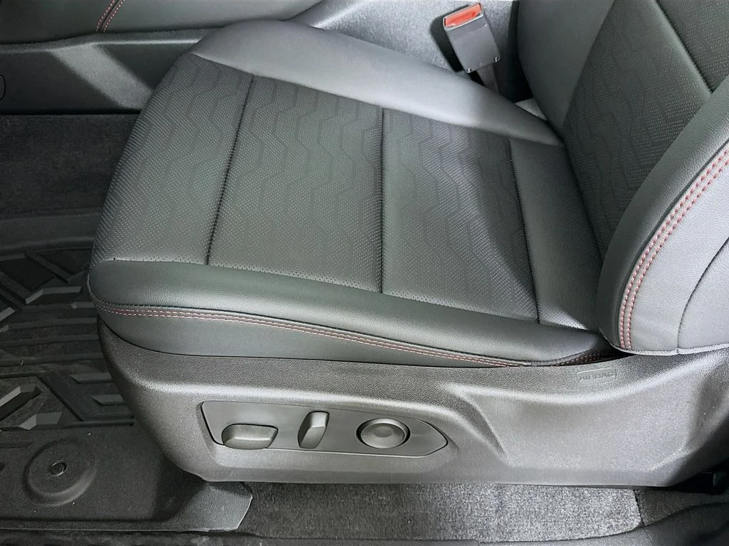 2026 Chevrolet Colorado Z71 - Photo 19