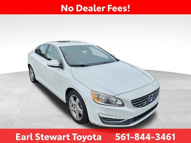 Used 2016  Volvo T5 Drive-E Premier image 2