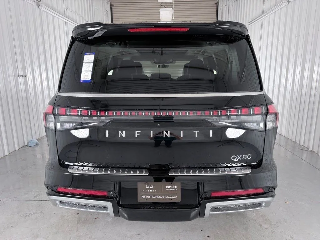 Used 2026 Black INFINITI LUXE image 5