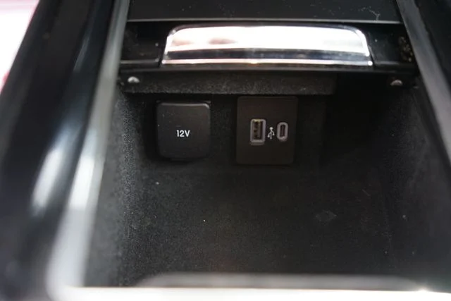 Used 2020 Black Lincoln Reserve image 18