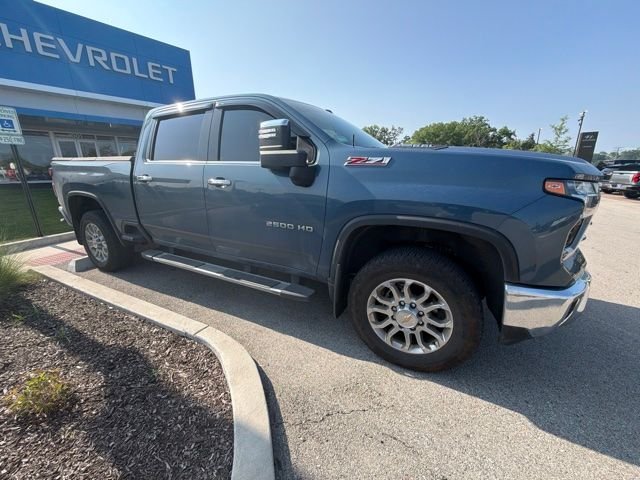 Used 2025 Blue Chevrolet LTZ image 4