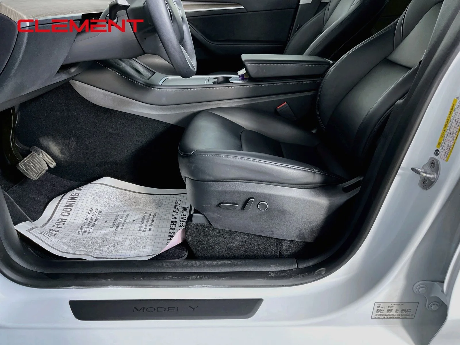 Used 2023 White Tesla Long Range image 23