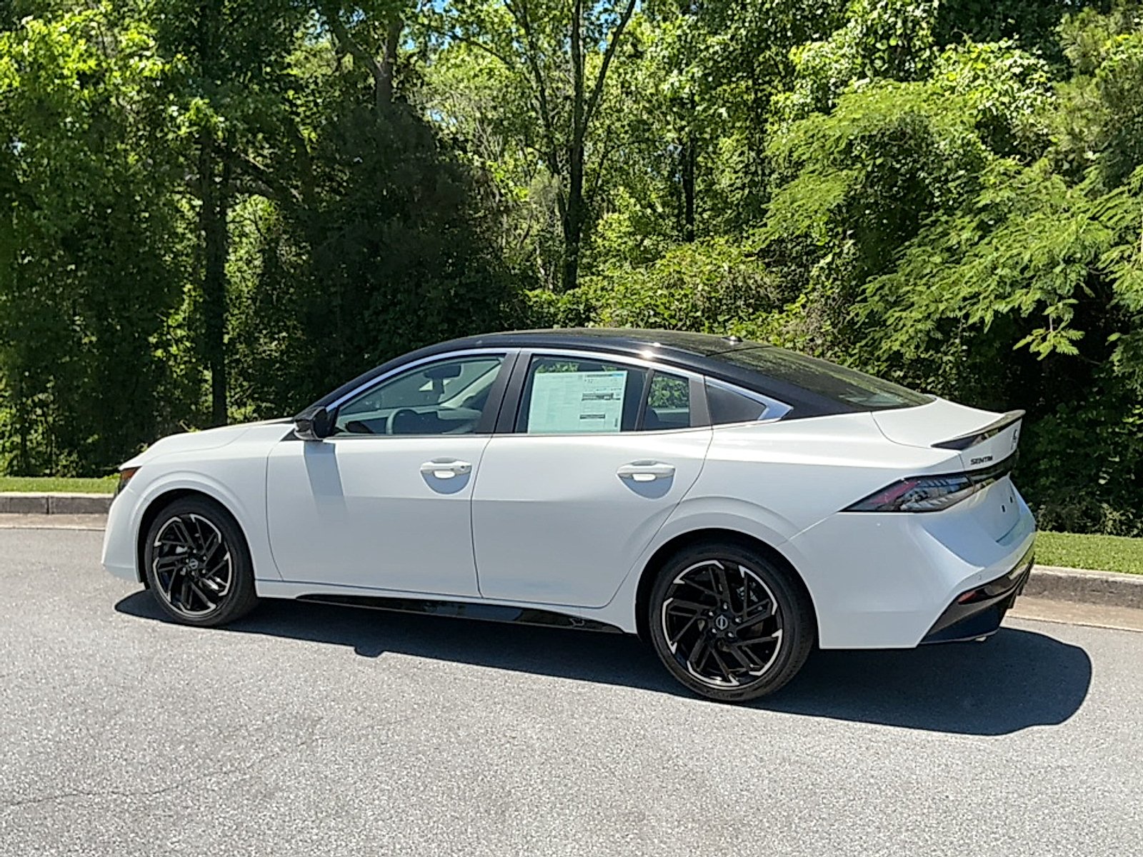 New 2026 Aspen White Tricoat/Super Black Nissan SR image 3