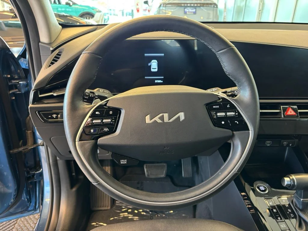 Used 2023 Blue Kia SX image 17