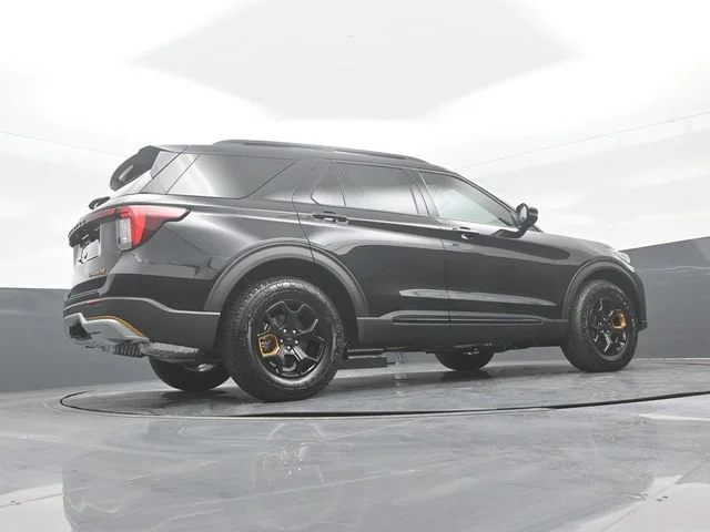New 2026 Agate Black Metallic Ford Tremor® image 25