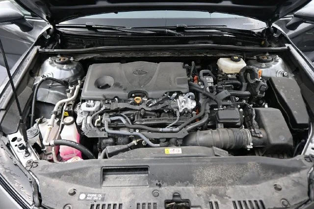 Used 2025  Toyota SE image 12
