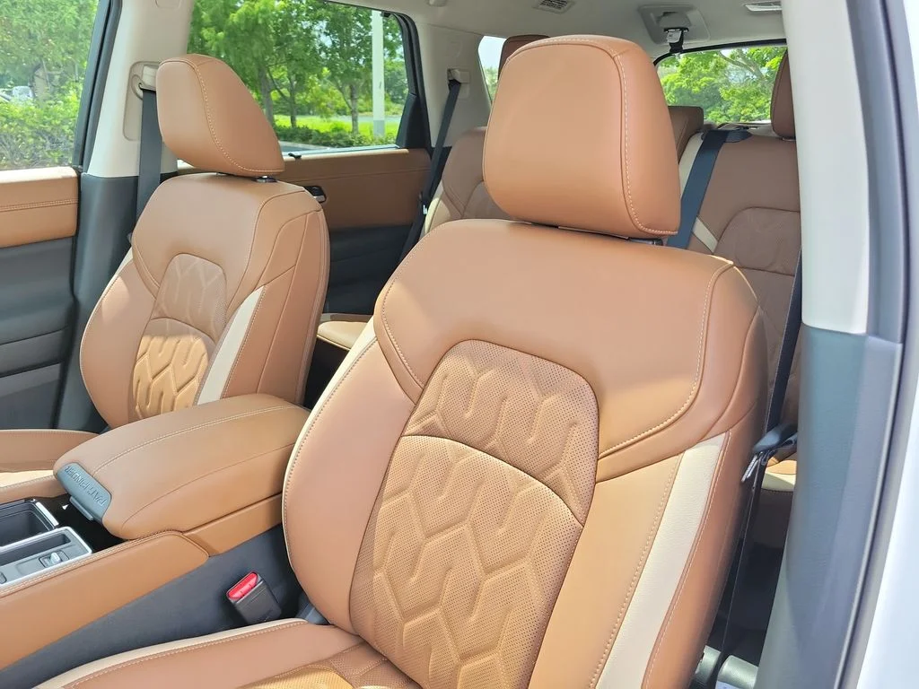 New 2026 White Nissan Platinum image 21