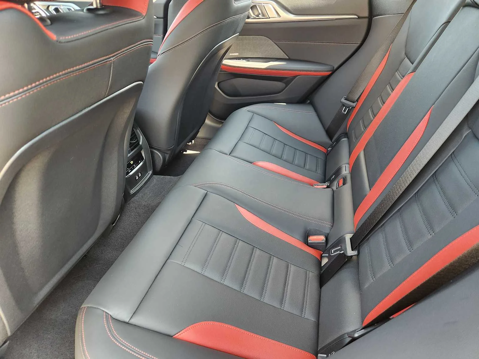 New 2026 Black Sapphire Metallic BMW M440i xDrive image 7