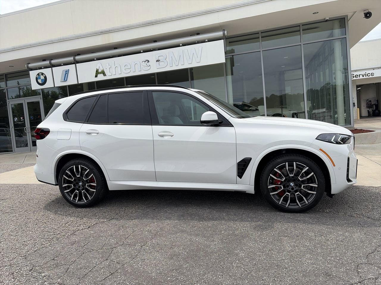 New 2026 Alpine White BMW xDrive40i image 9