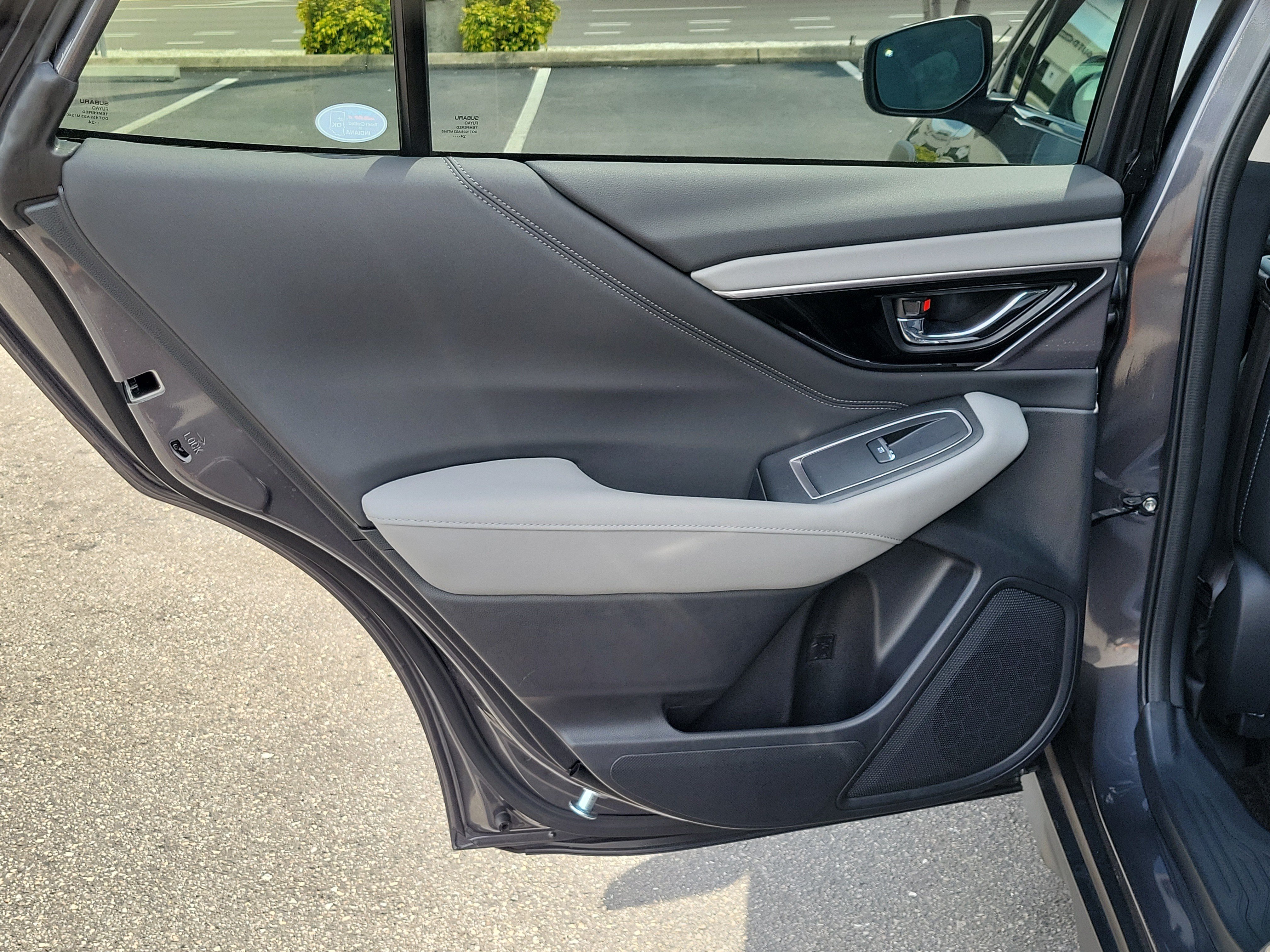 Used 2025 Magnetite Gray Metallic Subaru Limited image 12