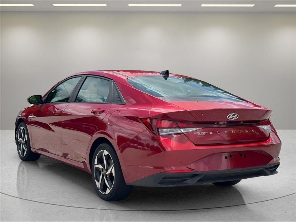 Used 2023 Ultimate Red Hyundai SEL image 3