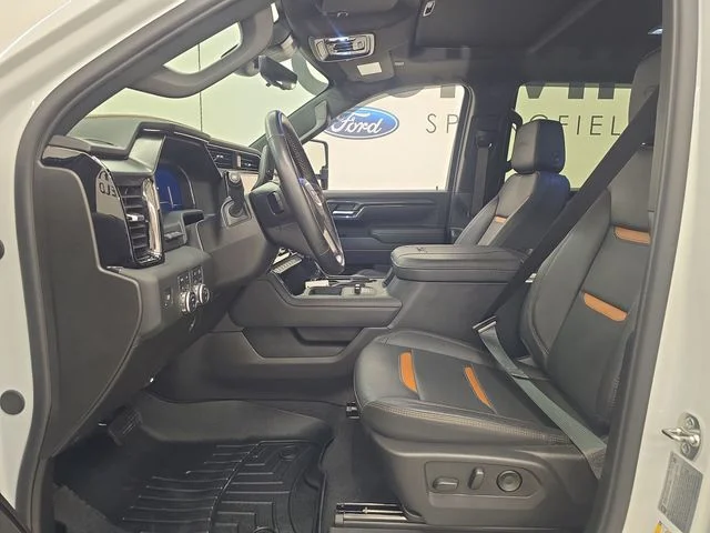 Used 2025 Summit White GMC AT4 image 21