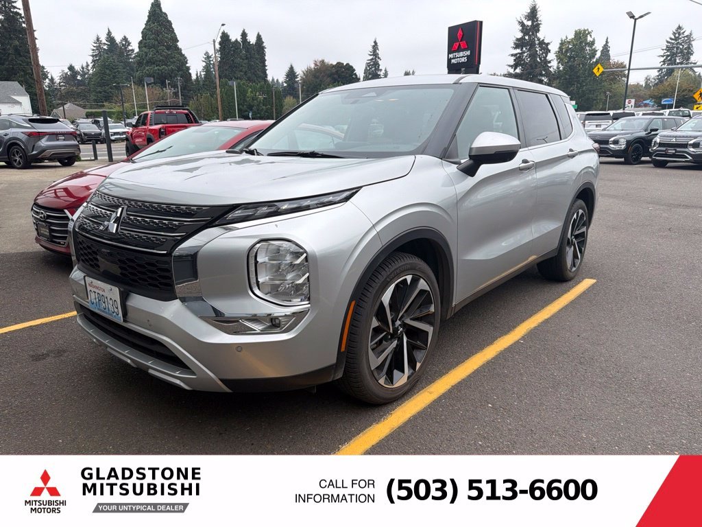 Used 2024  Mitsubishi SE image 1