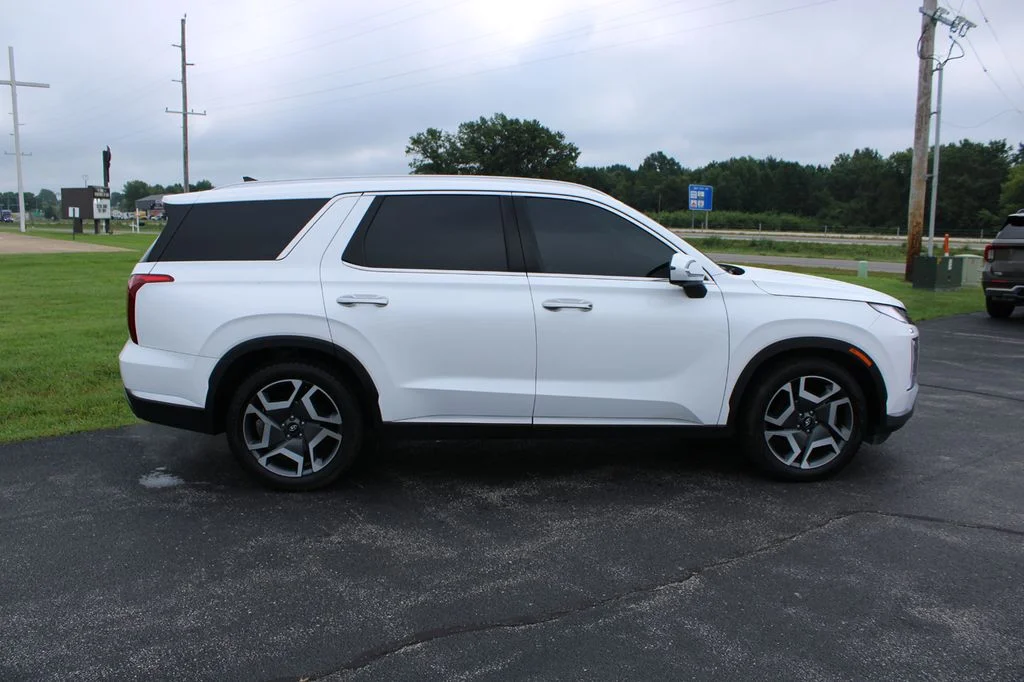 Used 2023 Hyper White Hyundai Limited image 17