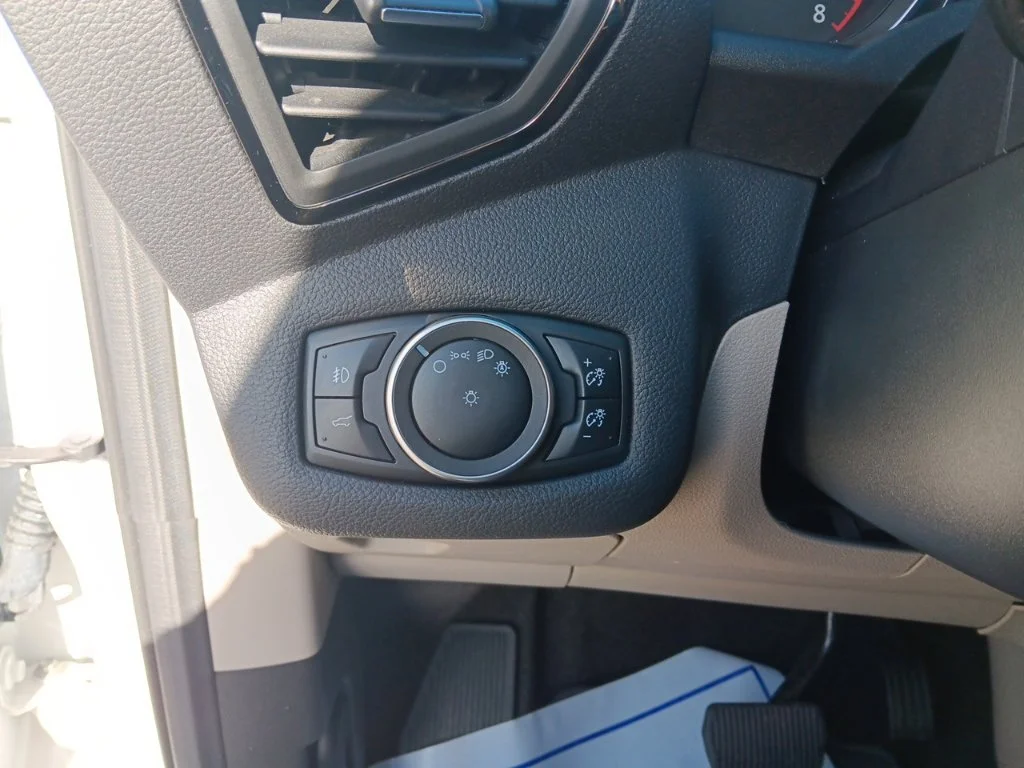 Used 2017 White Platinum Metallic Tri-Coat Ford Titanium image 15