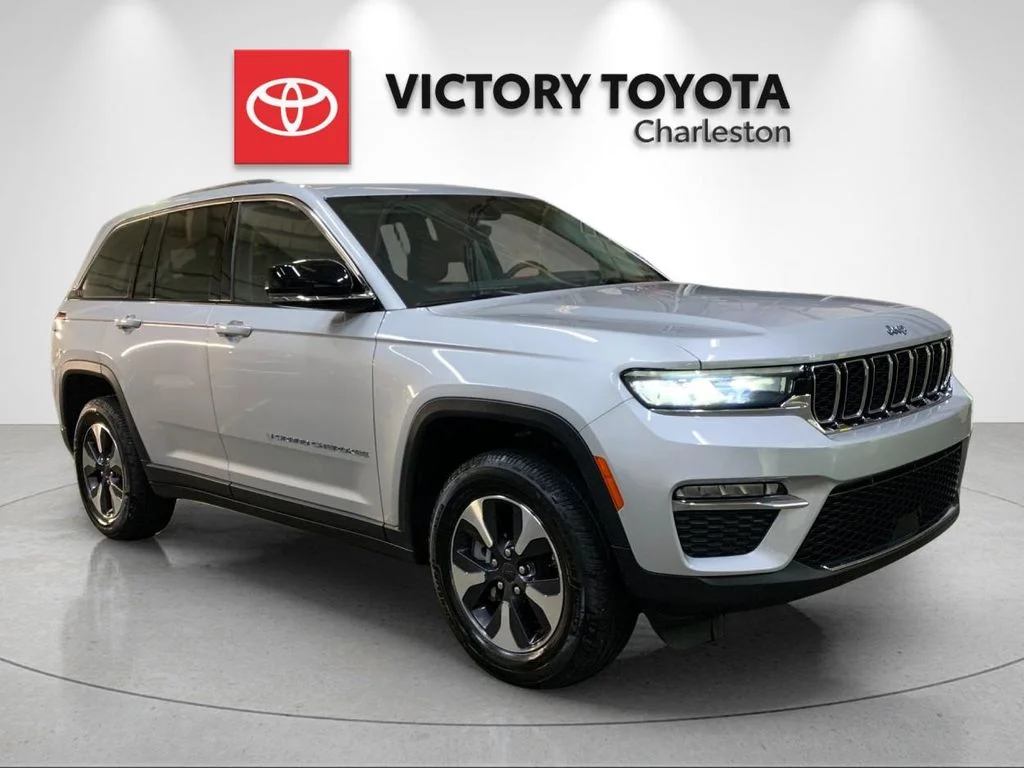 Used 2022 Silver Jeep 4xe image 5