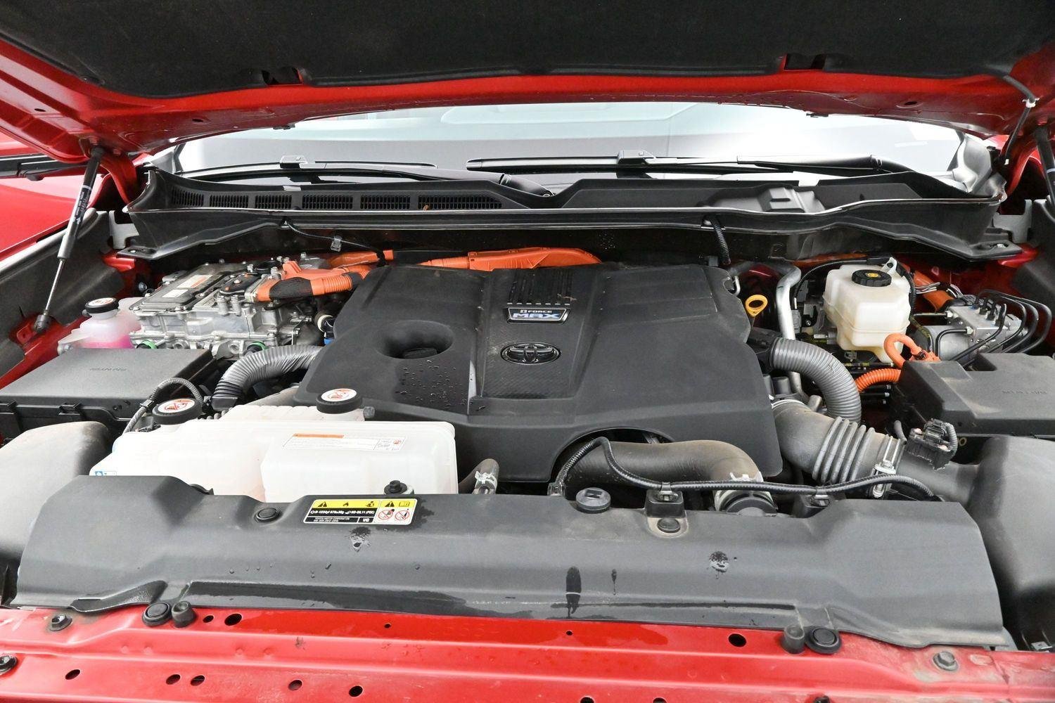Used 2024  Toyota Platinum Hybrid image 35