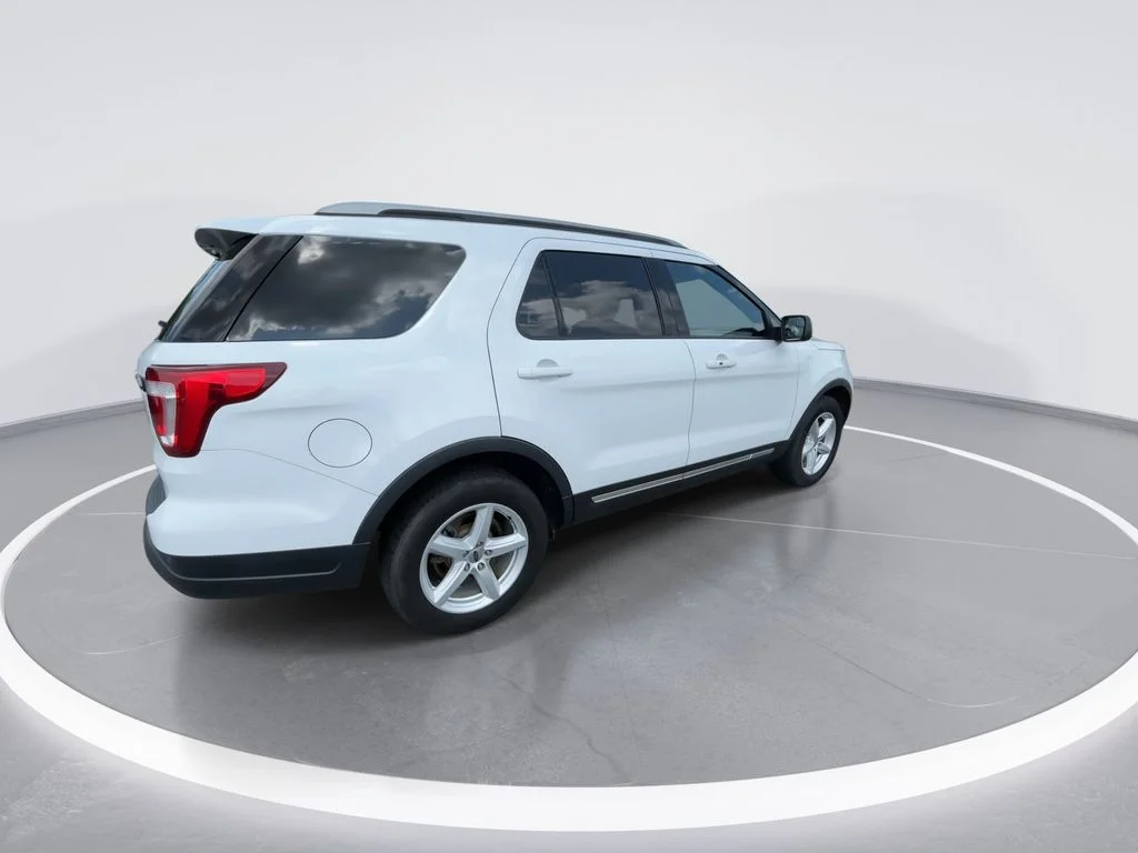 Used 2018 White Ford XLT image 8