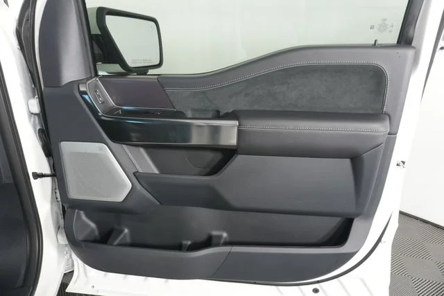 New 2026 Star White Metallic Tri-Coat Ford Platinum® image 38