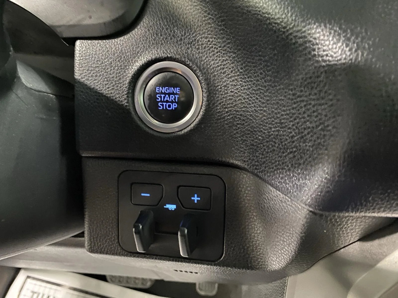 Used 2023 Midnight Black Metallic Toyota SR5 image 23
