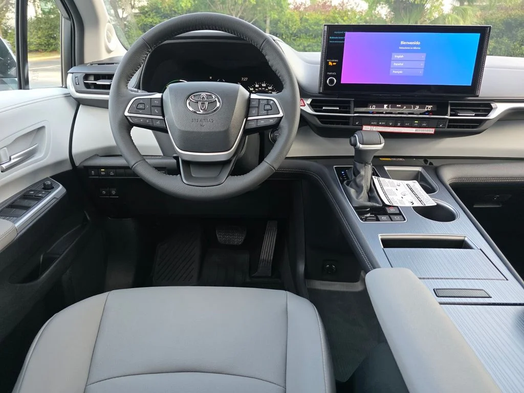 New 2026 Wind Chill Pearl <sup>1</sup> Toyota  XLE image 7