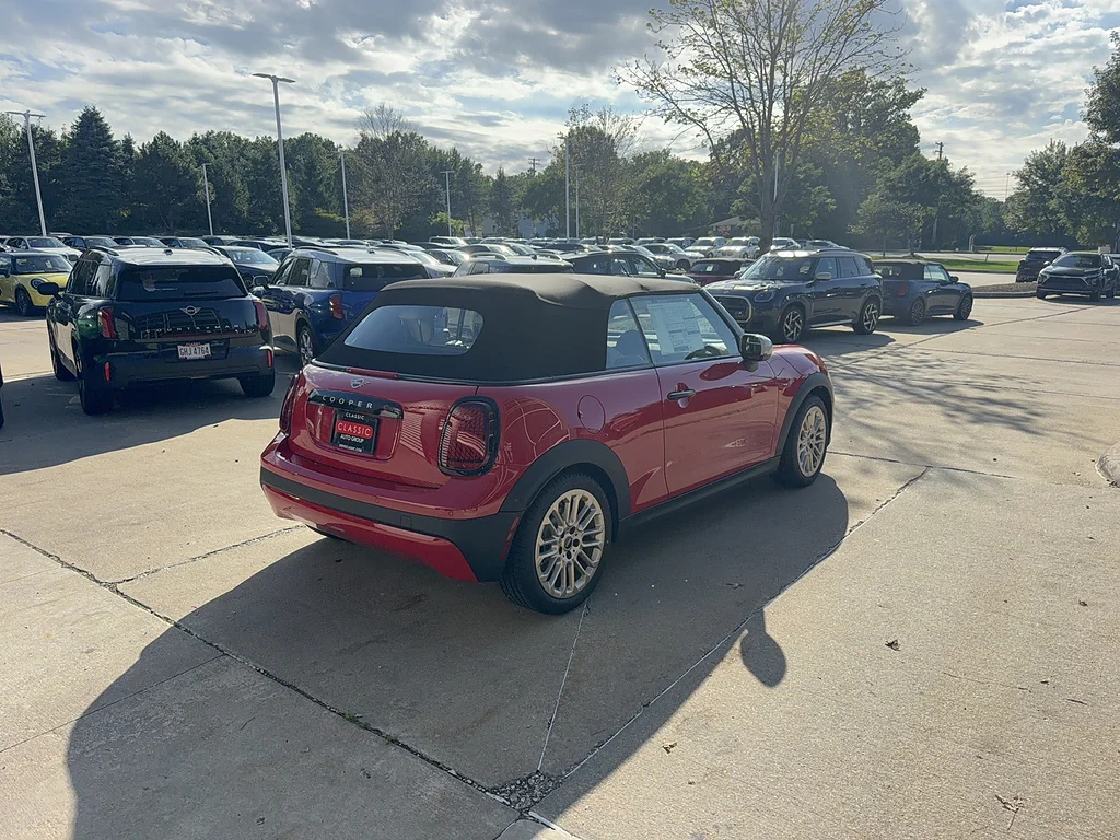 New 2027 Chili Red II MINI Signature Plus image 3