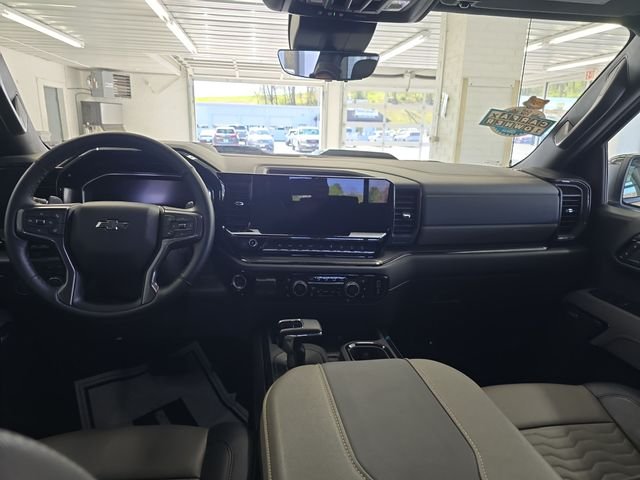 Used 2025 White Chevrolet ZR2 image 11