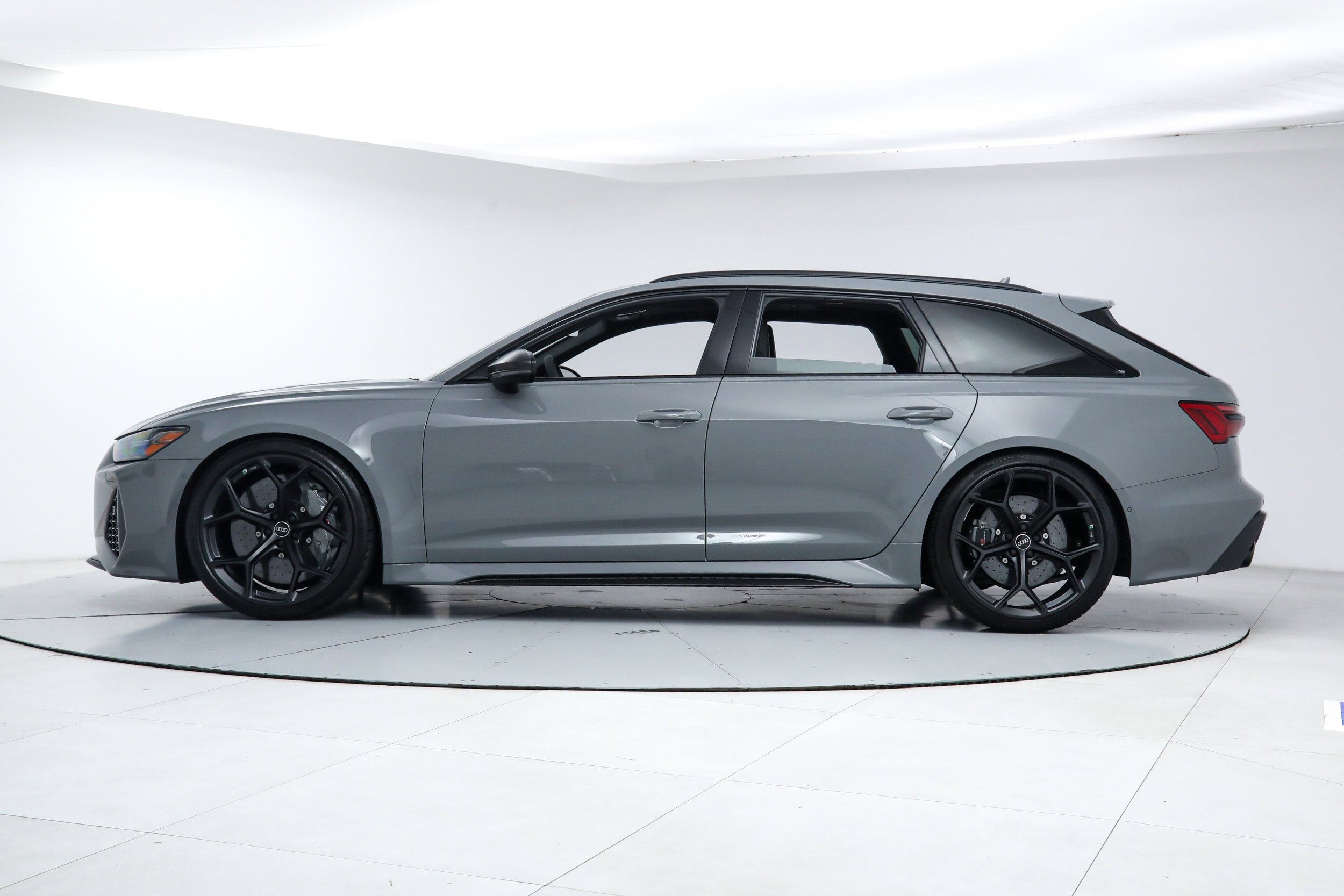 Used 2025 Gray Audi 4.0T image 2