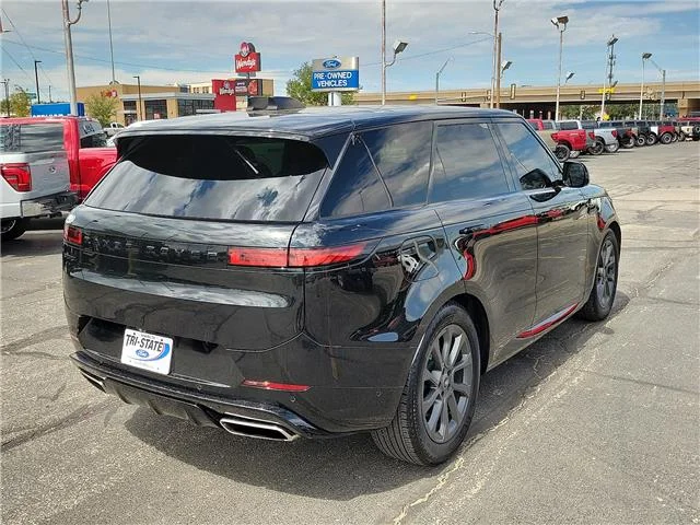 Used 2024 Santorini Black Metallic Land Rover Dynamic SE All-Wheel Drive image 4