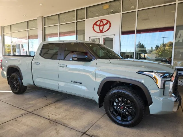 Certified Used 2025  Toyota SR5 image 4
