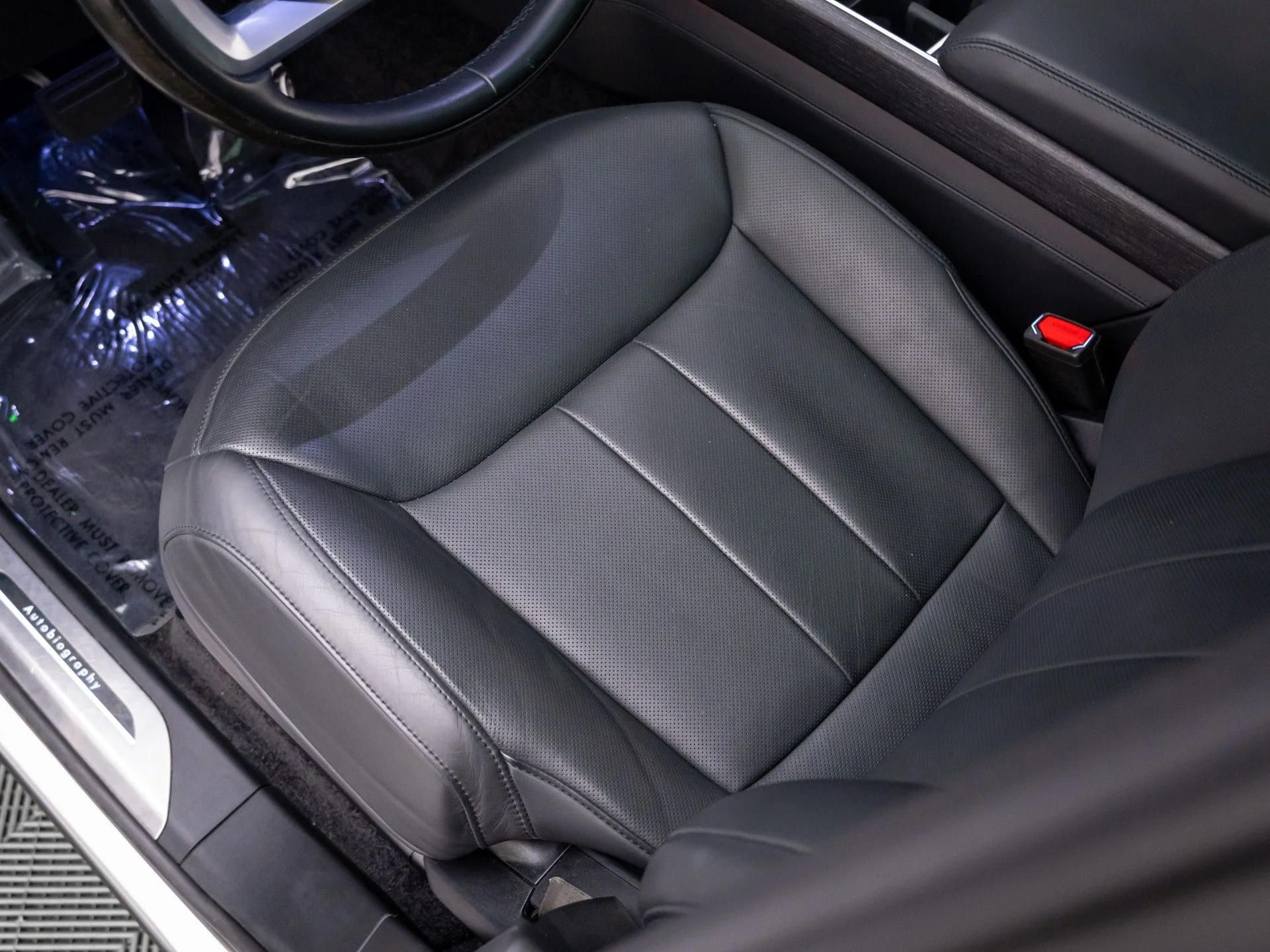 Used 2023  Land Rover Autobiography image 13