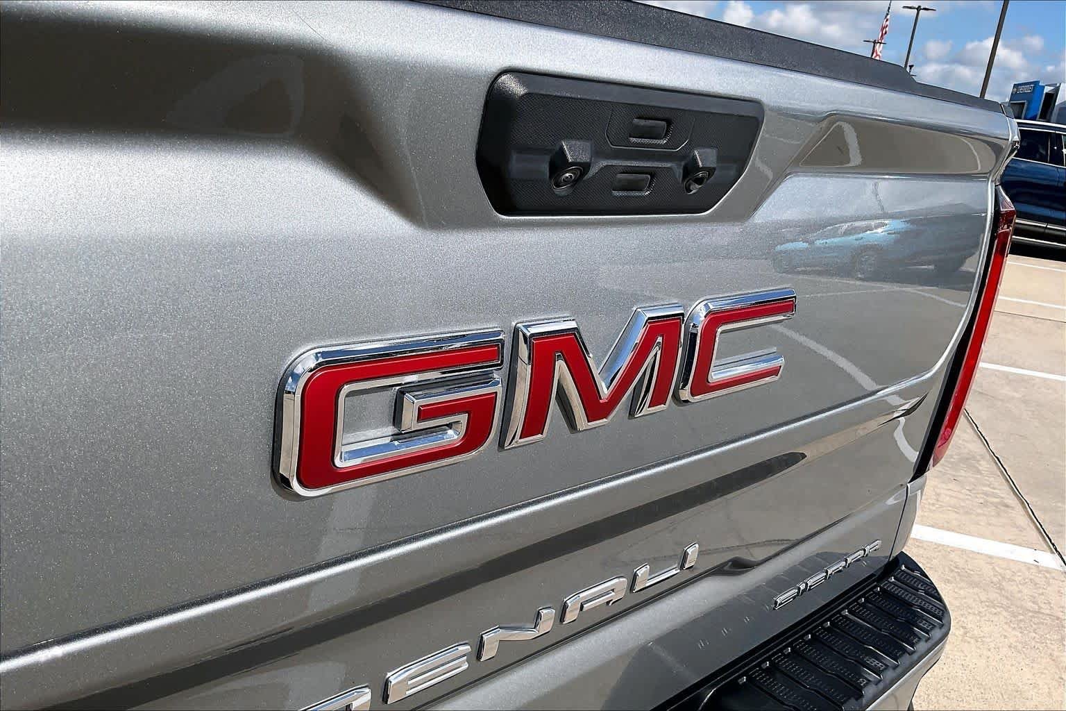 Used 2024 Sterling Metallic GMC Denali image 31