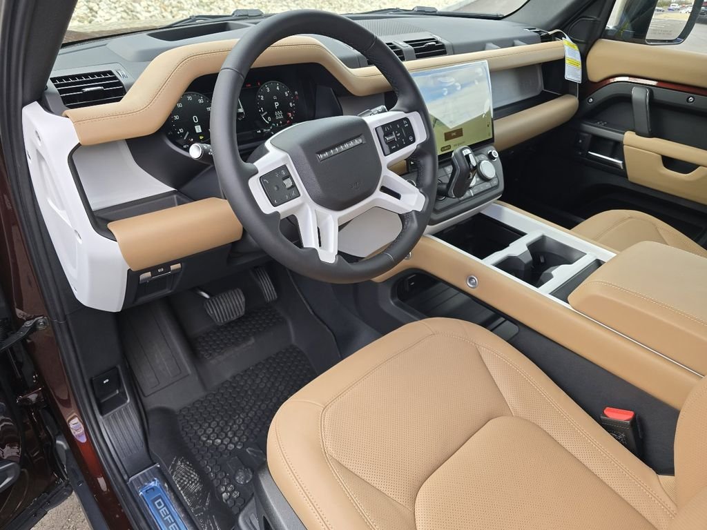 New 2026 Sedona Red Land Rover X-Dynamic se image 38